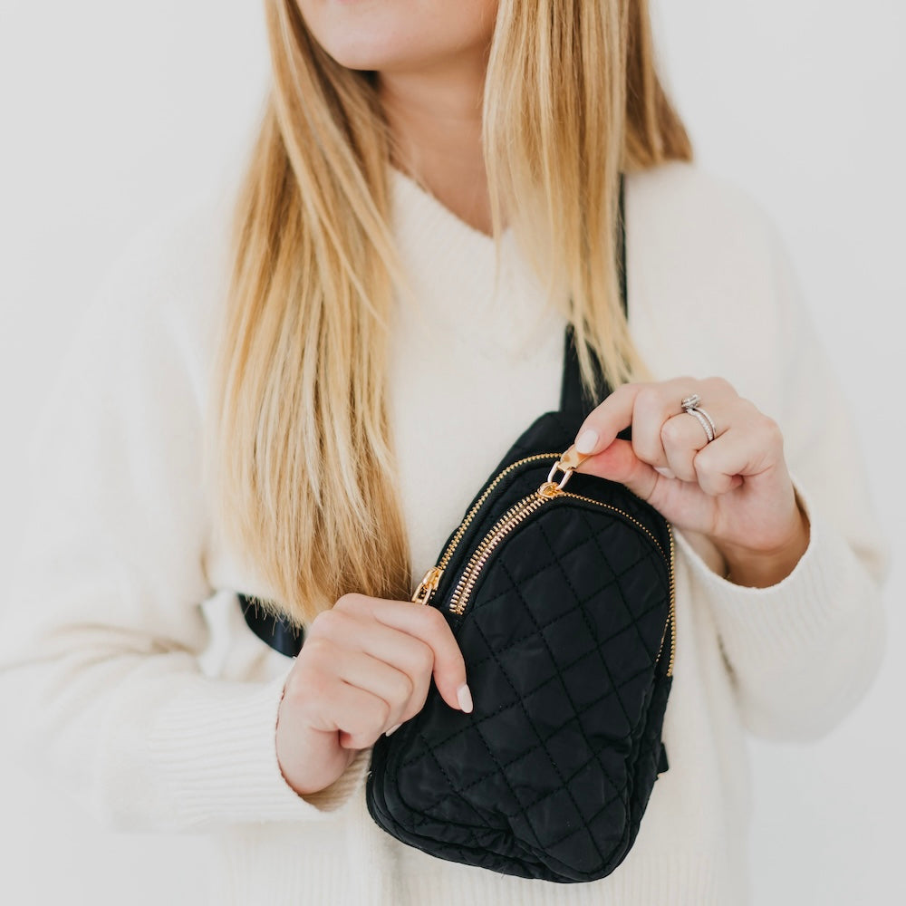 PINELOPE PUFFER SLING BAG